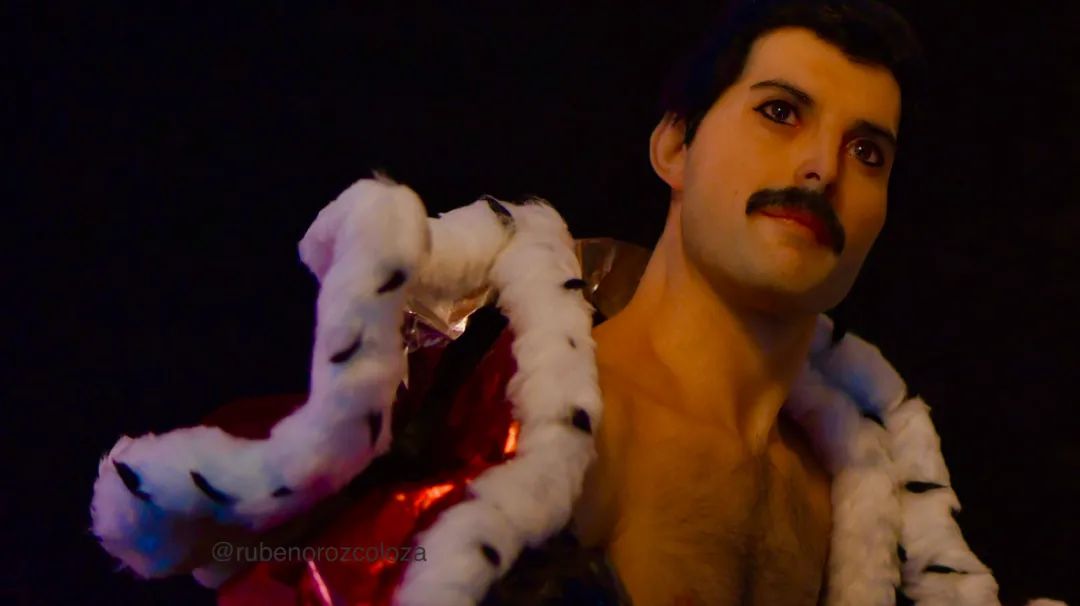 又見“陰間設(shè)計(jì)”！西班牙河道驚現(xiàn)人頭雕像~(圖17)